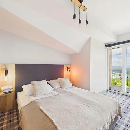 Aparthotel Kazalnica Family & Conference Resort With Pool & Restaurant By Solarento