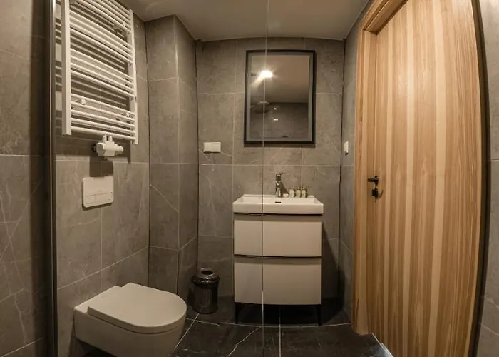 Kazalnica Family&conference 3* كارباش